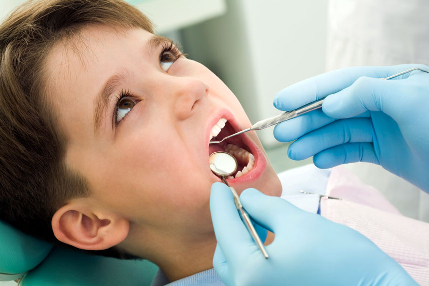 متخصص دندانپزشکی کودکان (اطفال) و نوجوانان